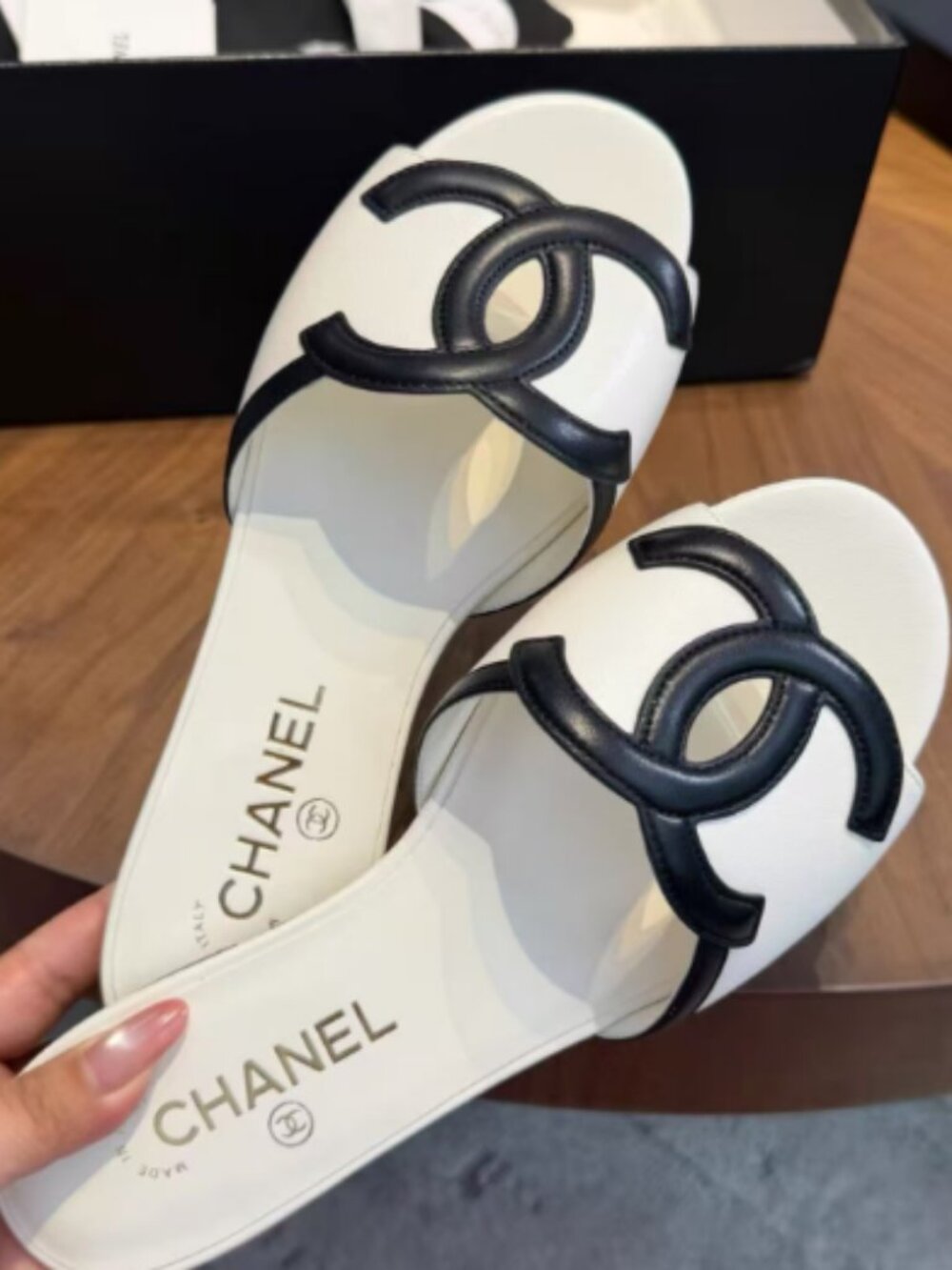 Chanel White & Black Leather Interlocking CC Logo Slide Sandals, Size EU 37 (US